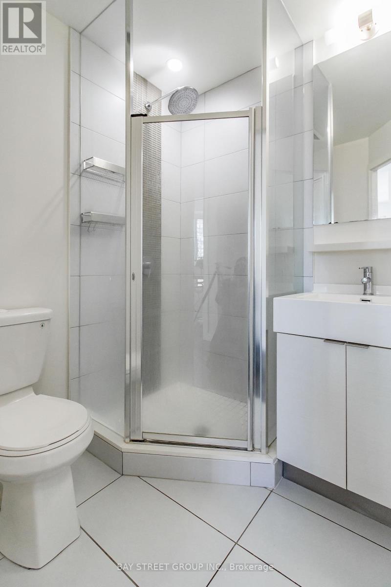 Photo 8 of 702 2nd Bedroom 28 Avondale Avenue, Toronto ON