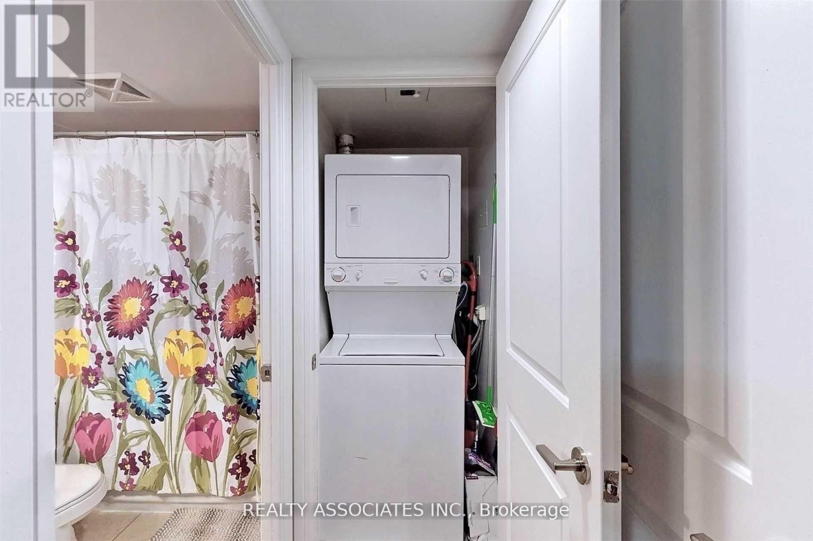 Photo 8 of 216 31 Bales Avenue, Toronto ON