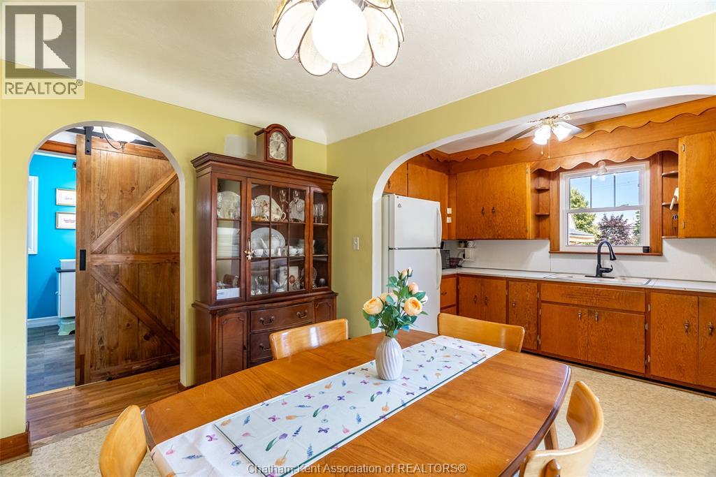 Photo 5 of 955 Mcnaughton Avenue East, Chatham ON