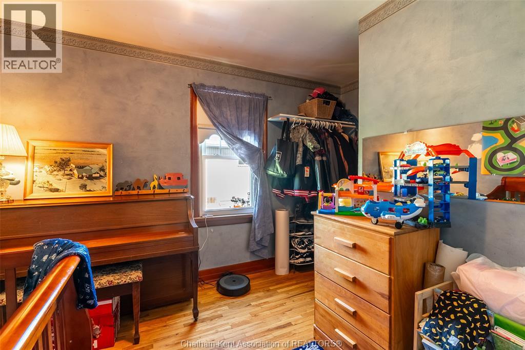 Photo 11 of 955 Mcnaughton Avenue East, Chatham ON