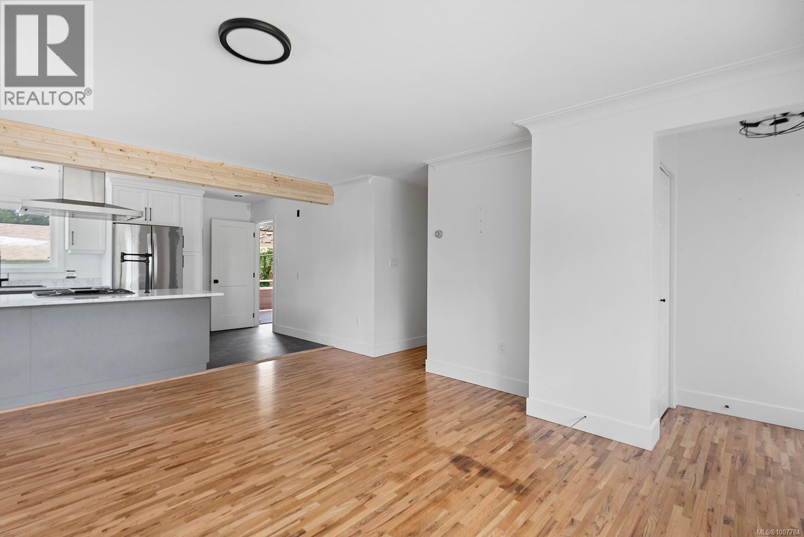 Photo 3 of 3042 George St, Duncan BC