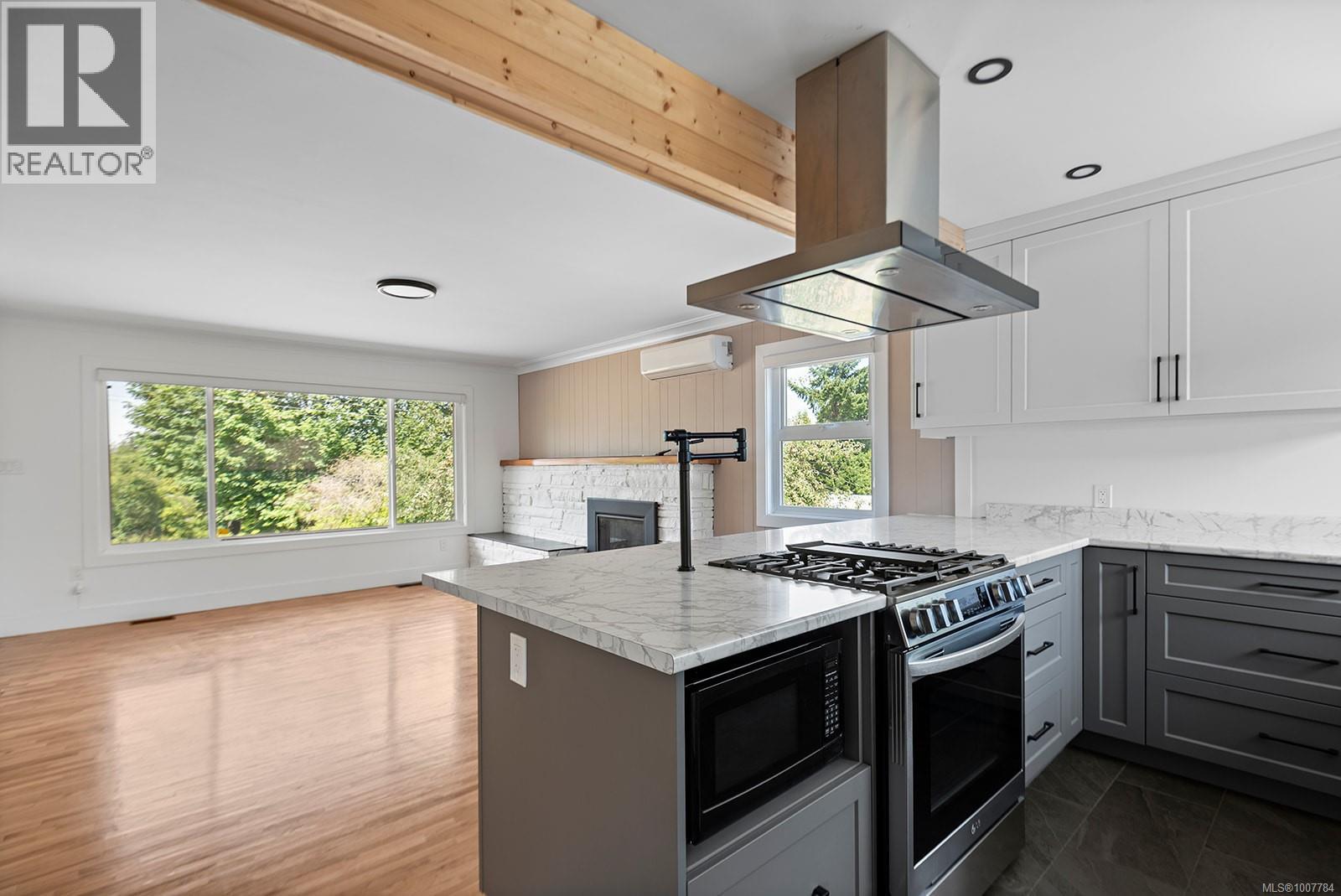 Photo 7 of 3042 George St, Duncan BC