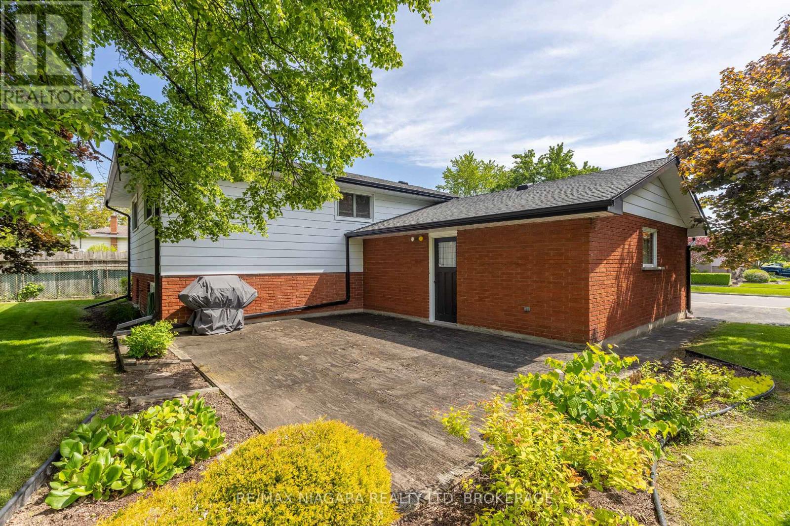 Photo 26 of 82 Westwood Crescent, Welland ON