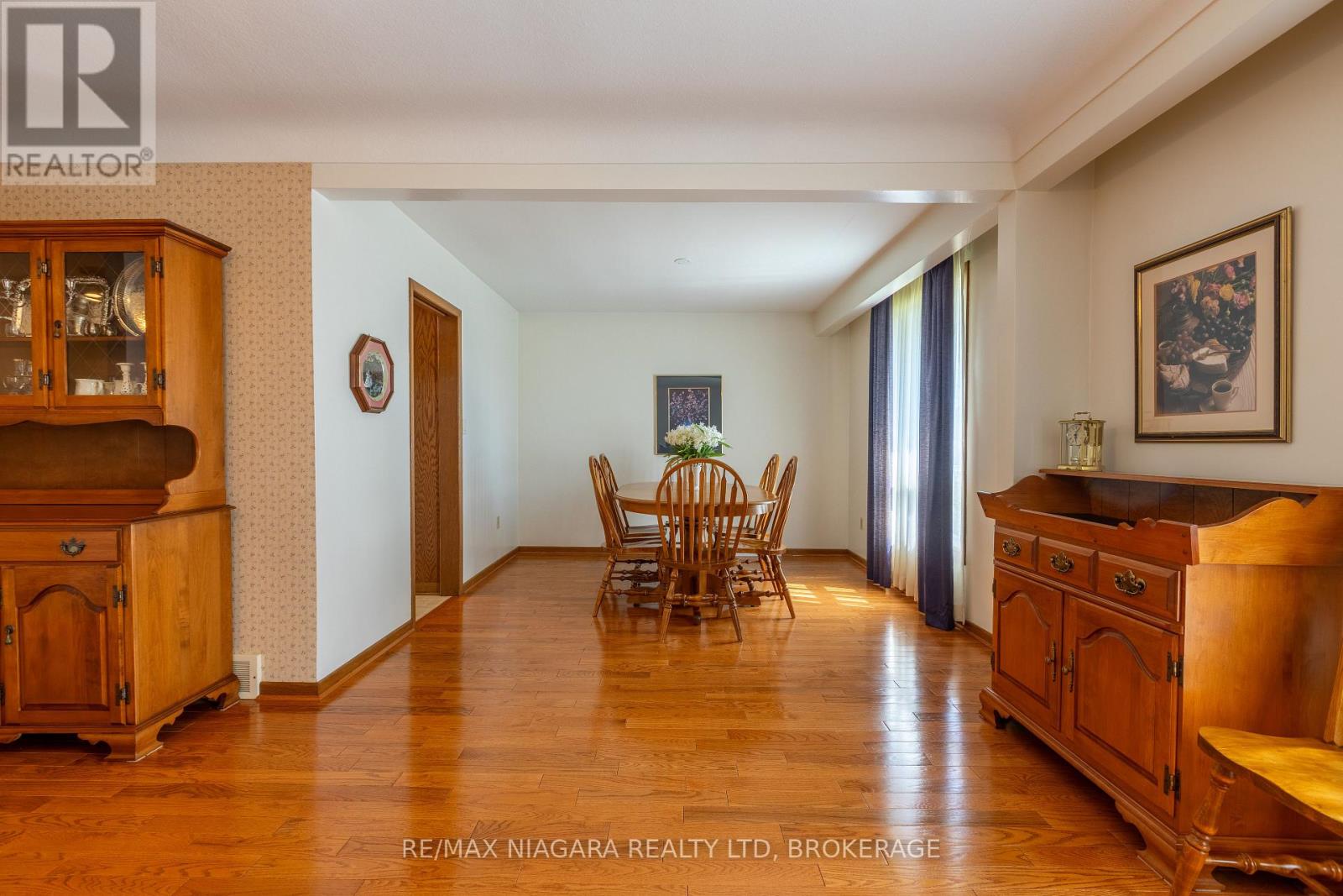 Photo 5 of 82 Westwood Crescent, Welland ON