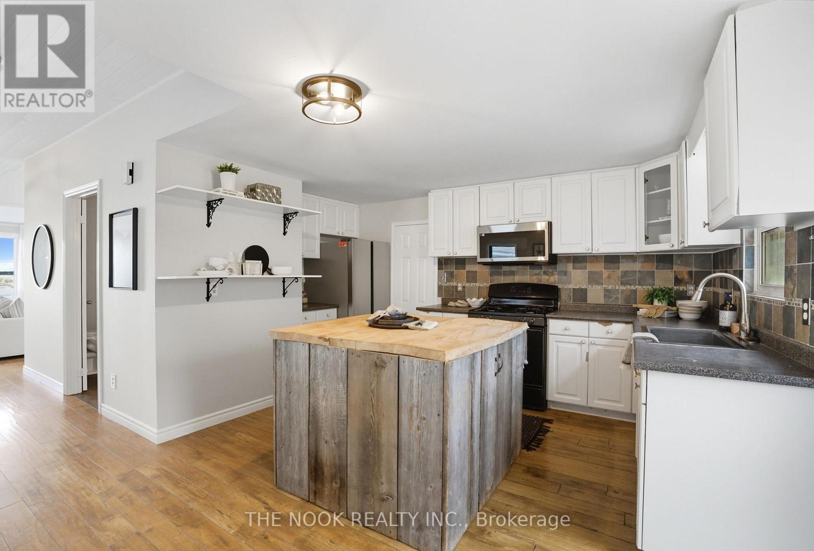 Photo 5 of 170 Williams Point Road, Scugog ON