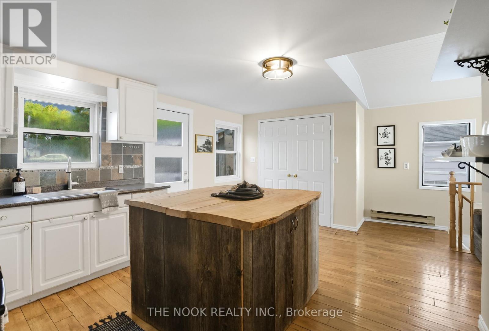Photo 7 of 170 Williams Point Road, Scugog ON