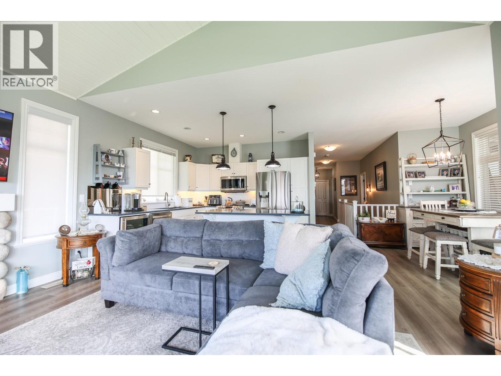 2450 Radio Tower Road Unit# 202, Oliver