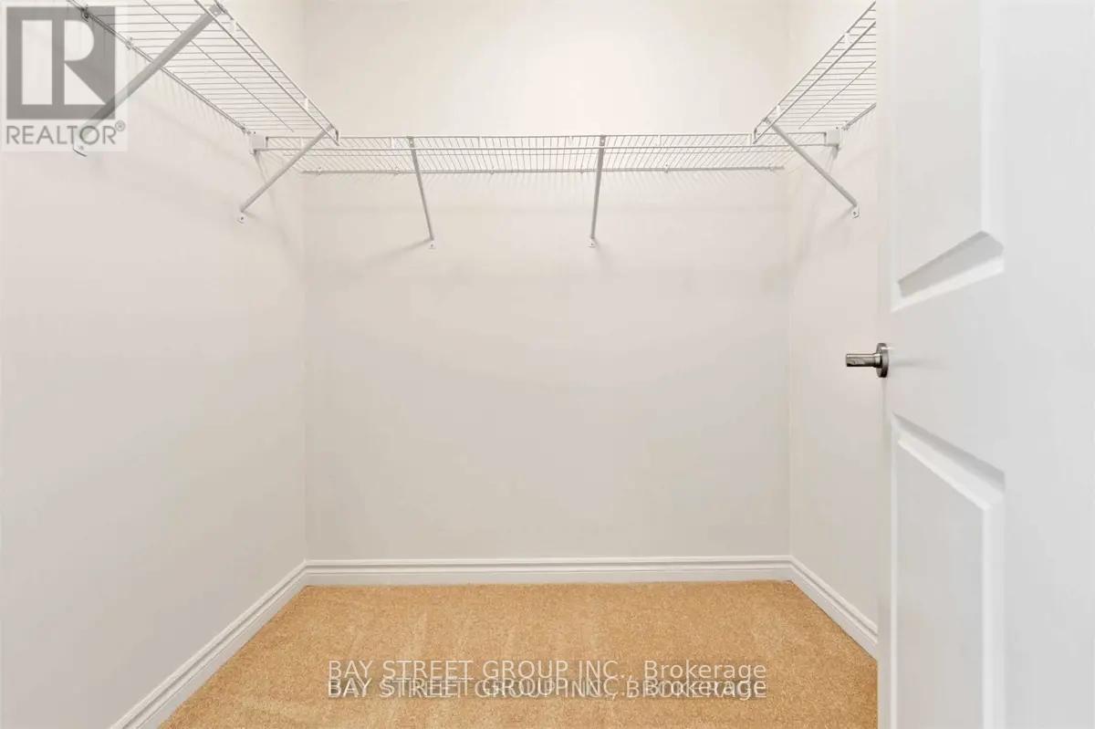 Photo 13 of 37 Floodgate Road, Whitby ON