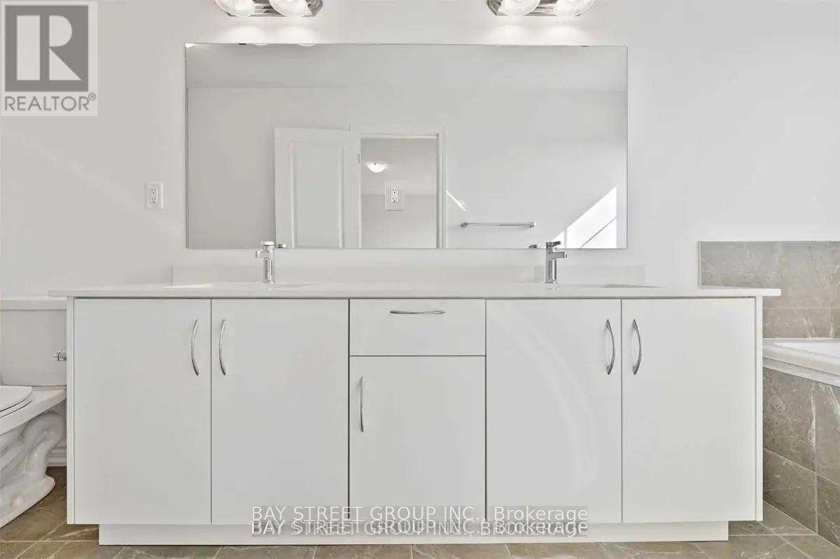 Photo 18 of 37 Floodgate Road, Whitby ON