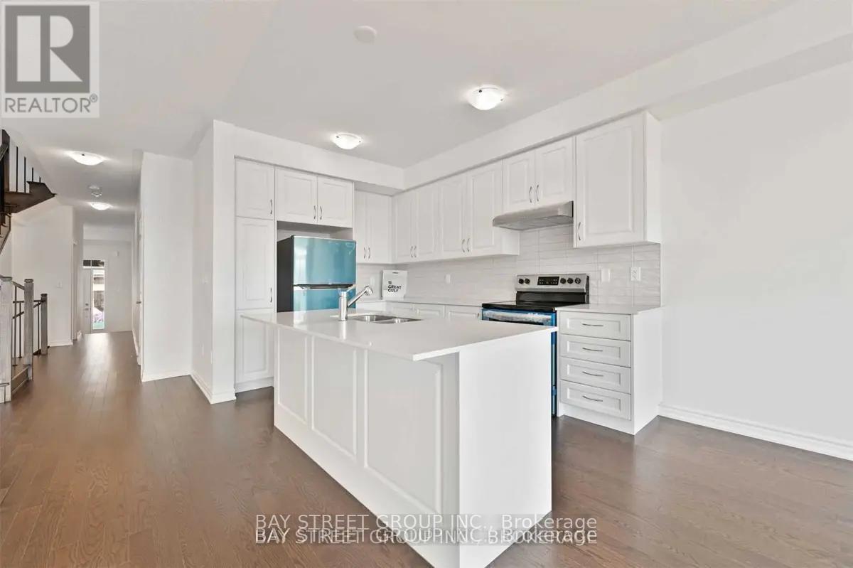 Photo 6 of 37 Floodgate Road, Whitby ON