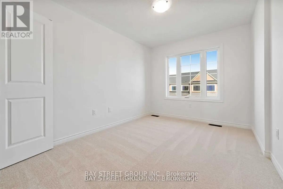 Photo 9 of 37 Floodgate Road, Whitby ON