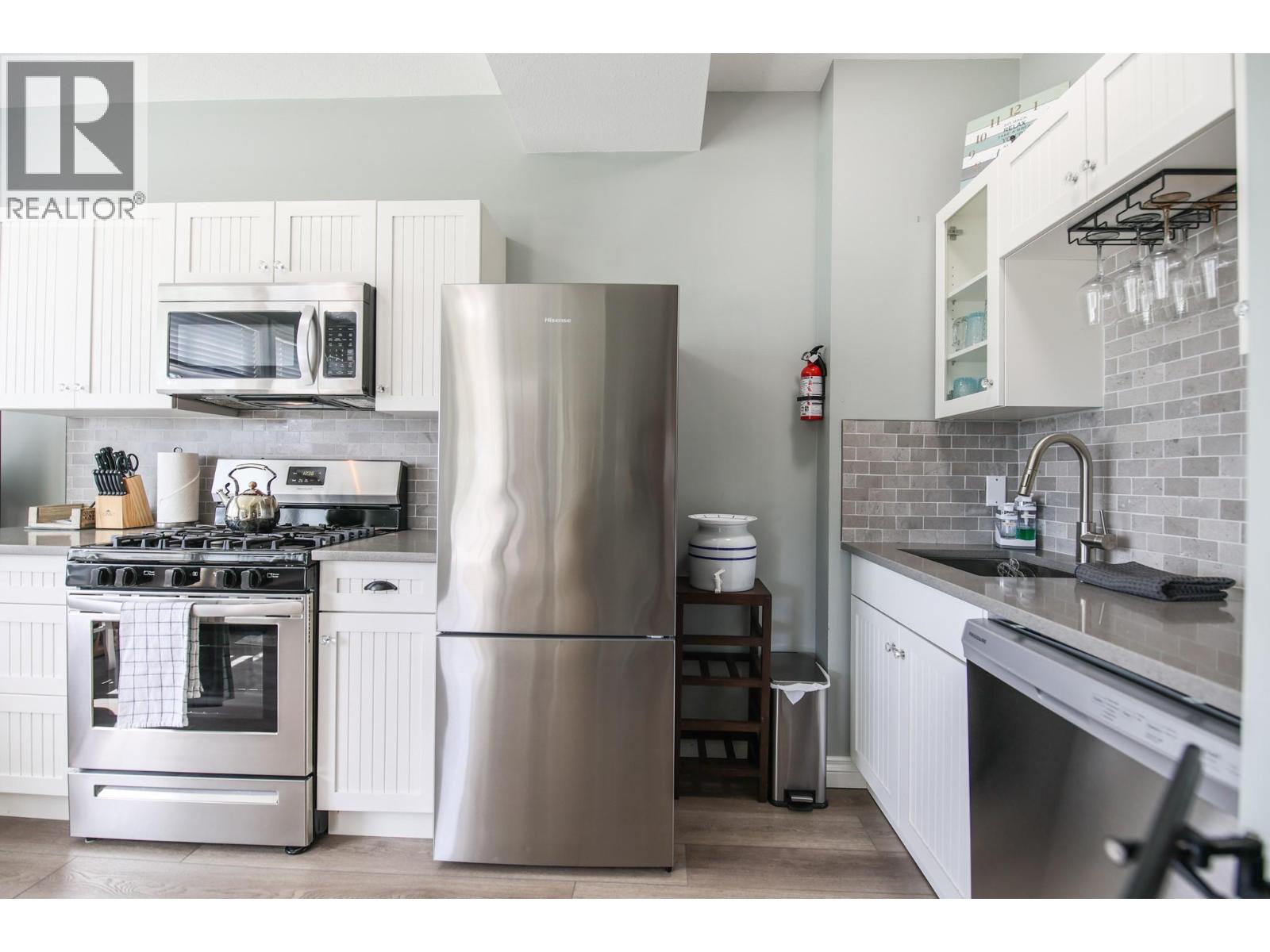2450 Radio Tower Road Unit# 202, Oliver