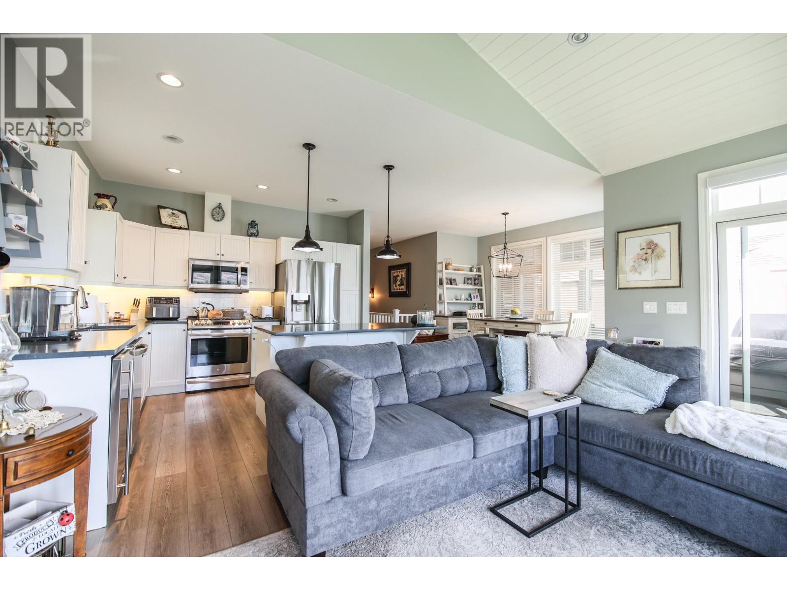 2450 Radio Tower Road Unit# 202, Oliver