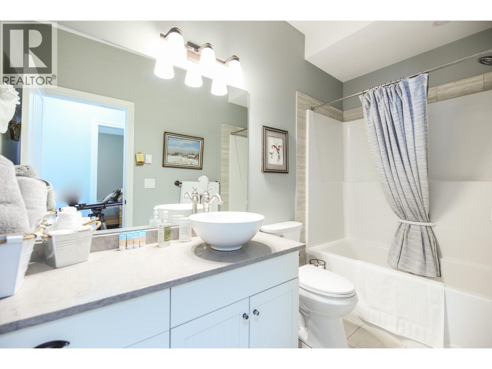 2450 Radio Tower Road Unit# 202, Oliver