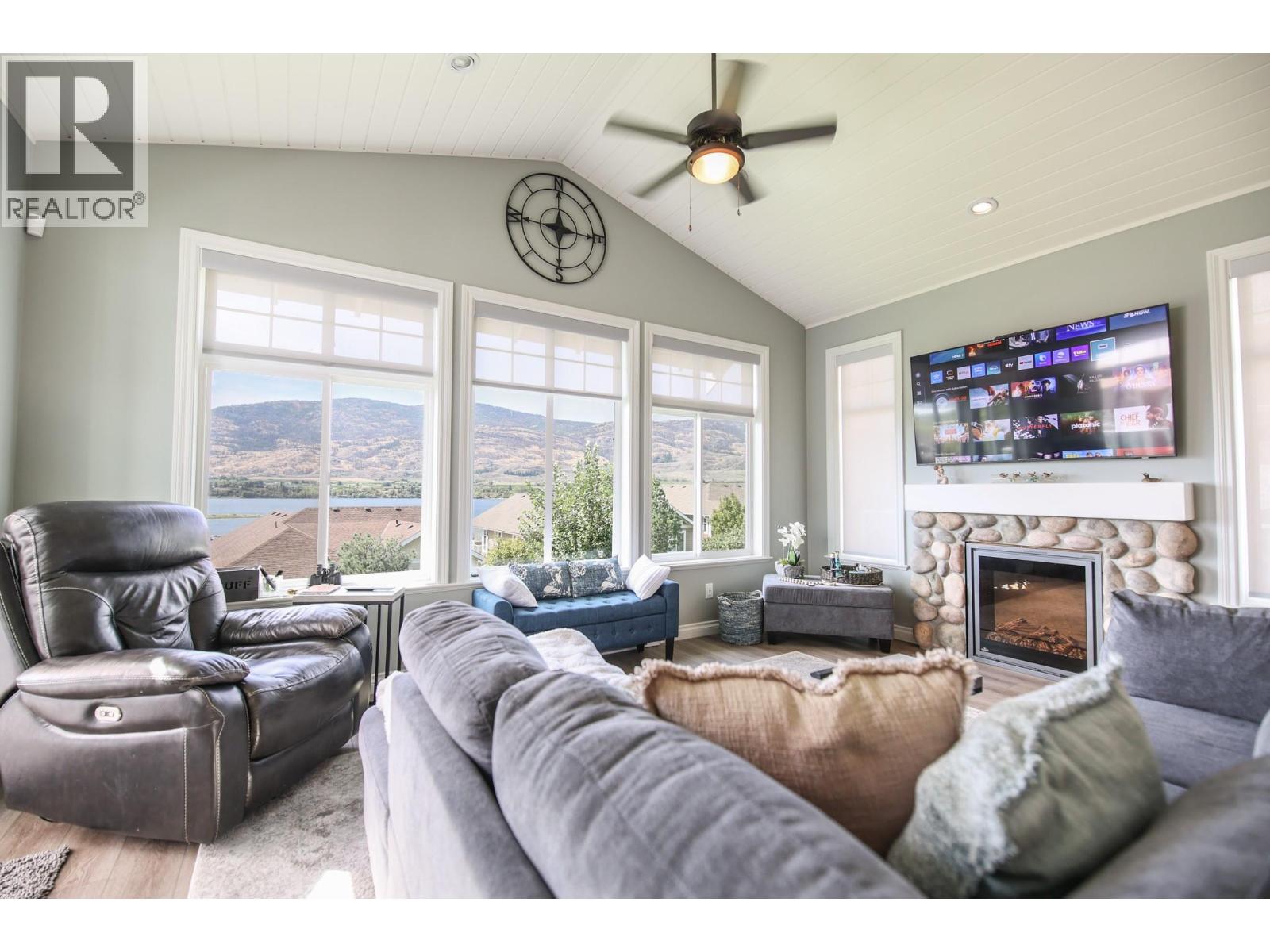 2450 Radio Tower Road Unit# 202, Oliver