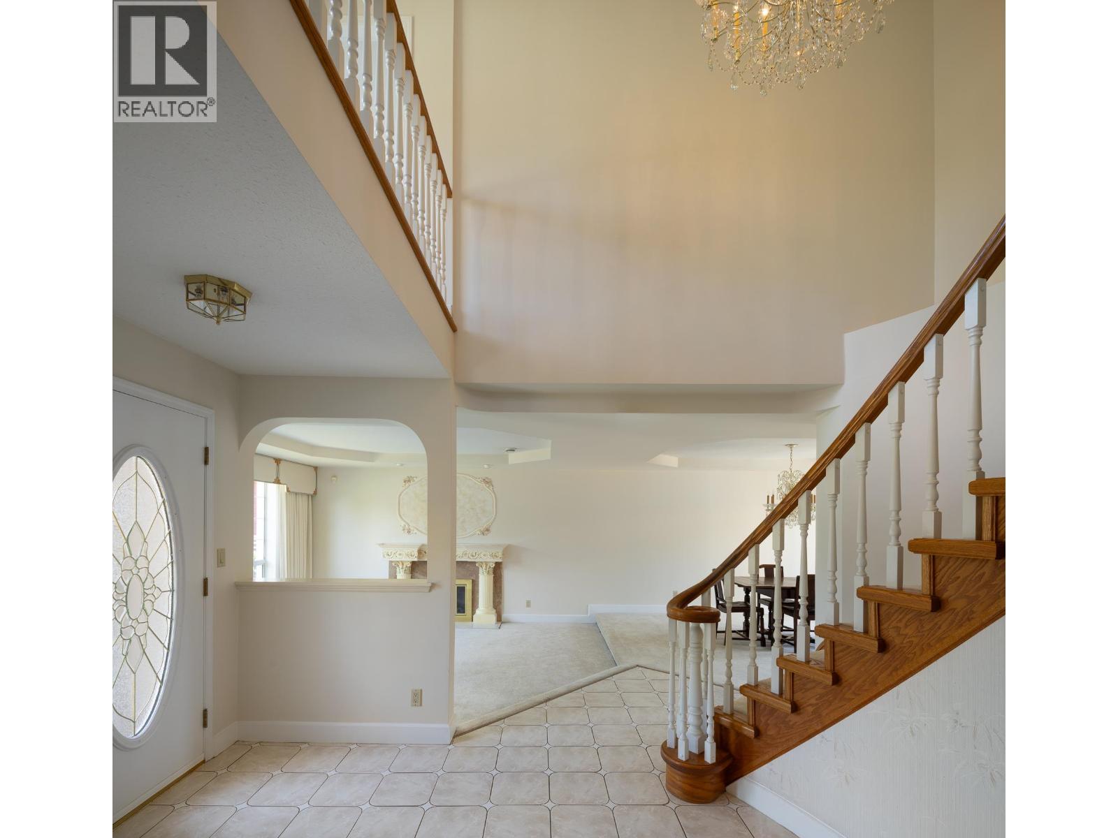Photo 13 of 912 Fifth Street, New Westminster BC