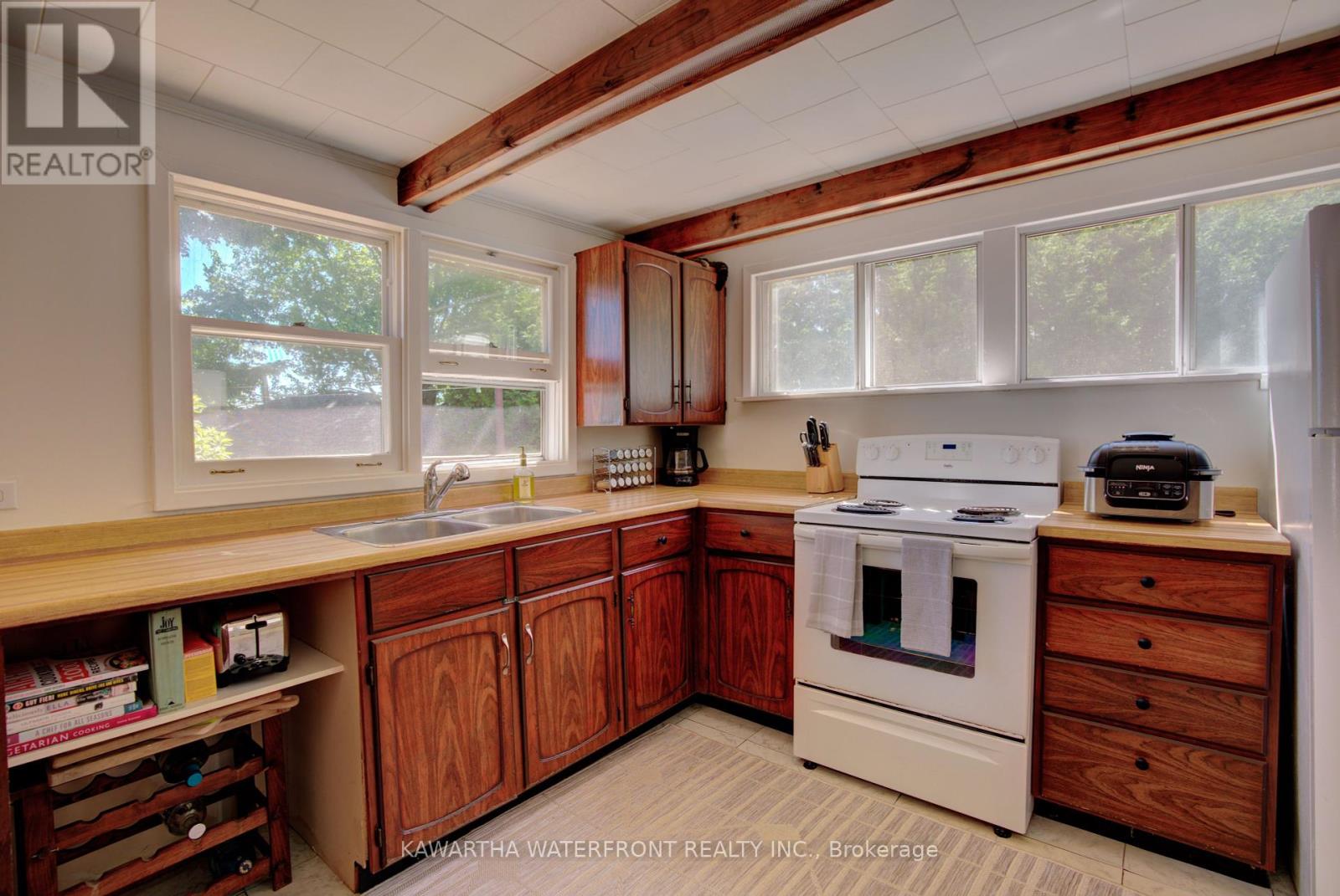 Photo 9 of 210 Wrenhaven Road, Kawartha Lakes ON