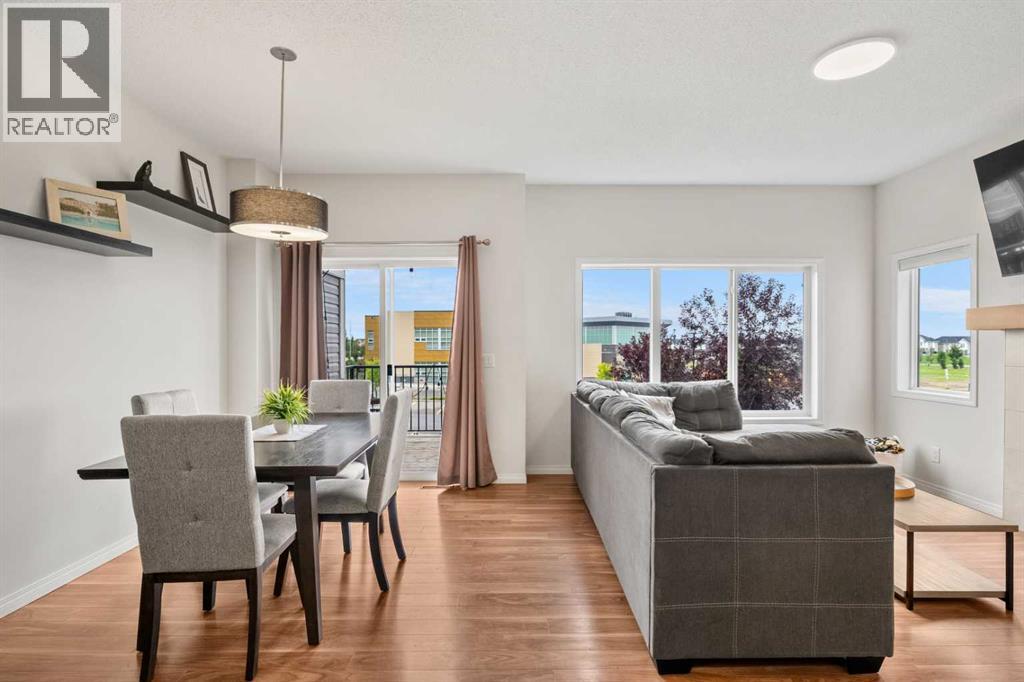 Photo 5 of 681 Hillcrest Road Sw, Airdrie AB