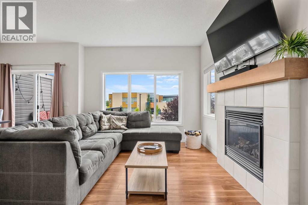 Photo 6 of 681 Hillcrest Road Sw, Airdrie AB
