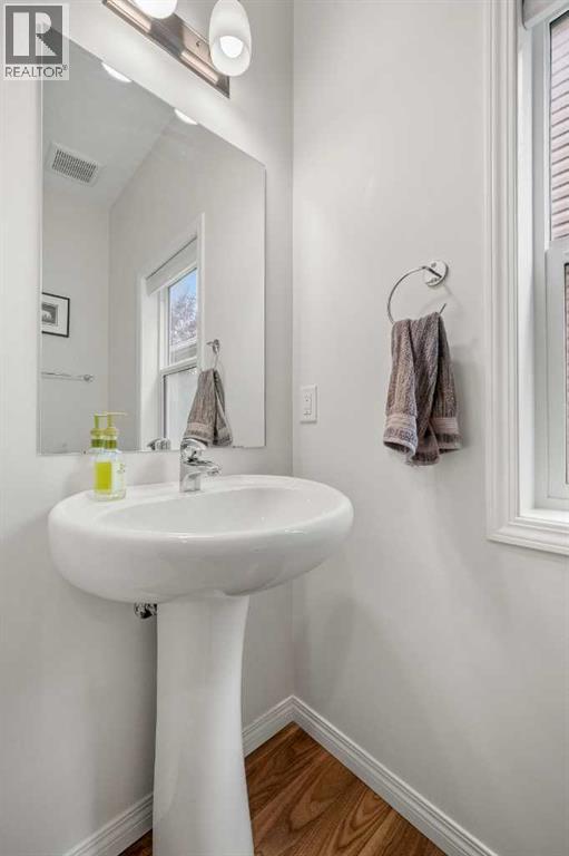 Photo 20 of 681 Hillcrest Road Sw, Airdrie AB