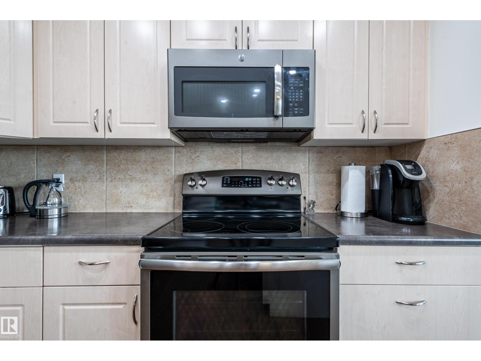 Photo 14 of 13138 162 A Av Nw, Edmonton AB