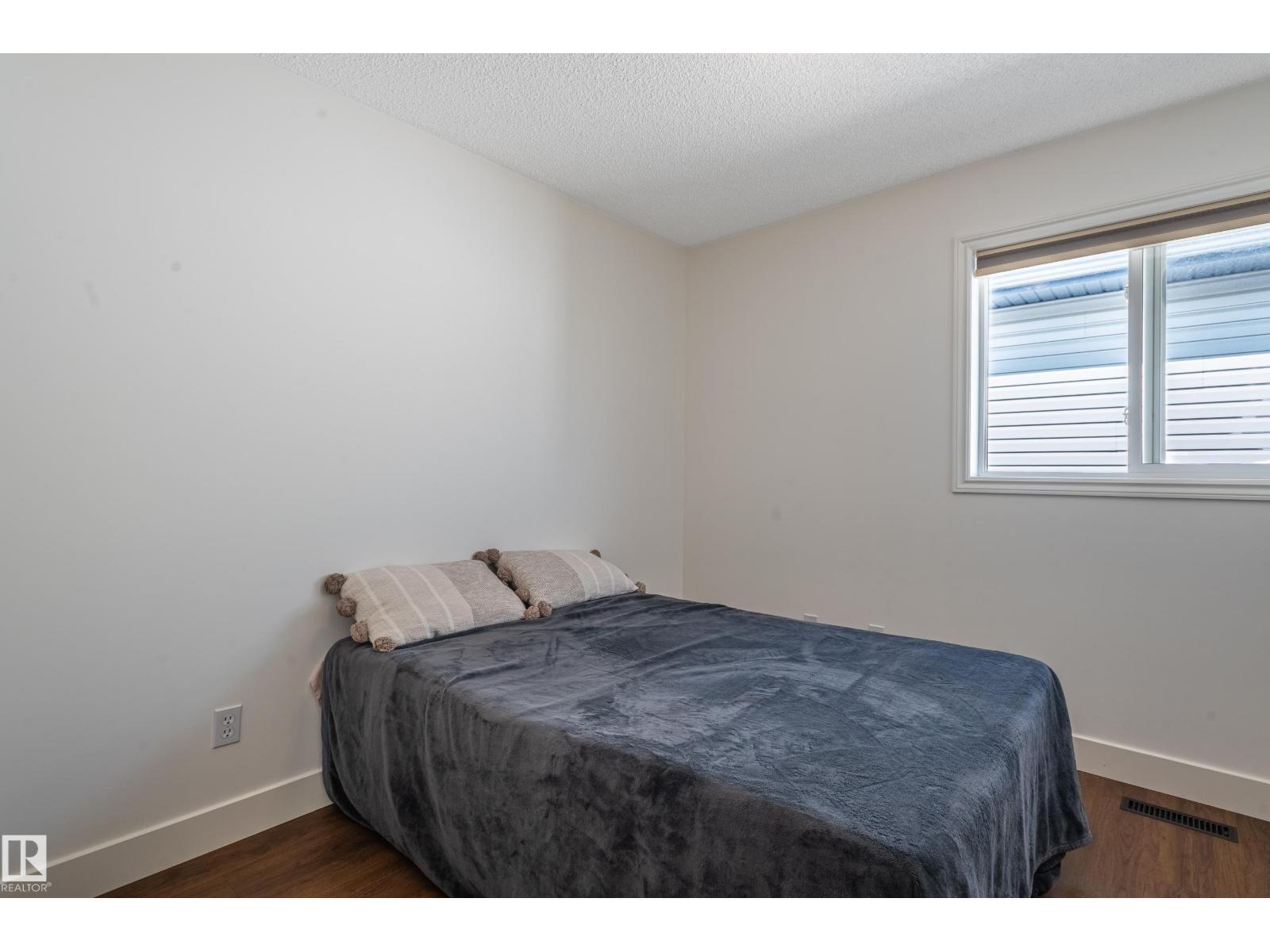 Photo 33 of 13138 162 A Av Nw, Edmonton AB