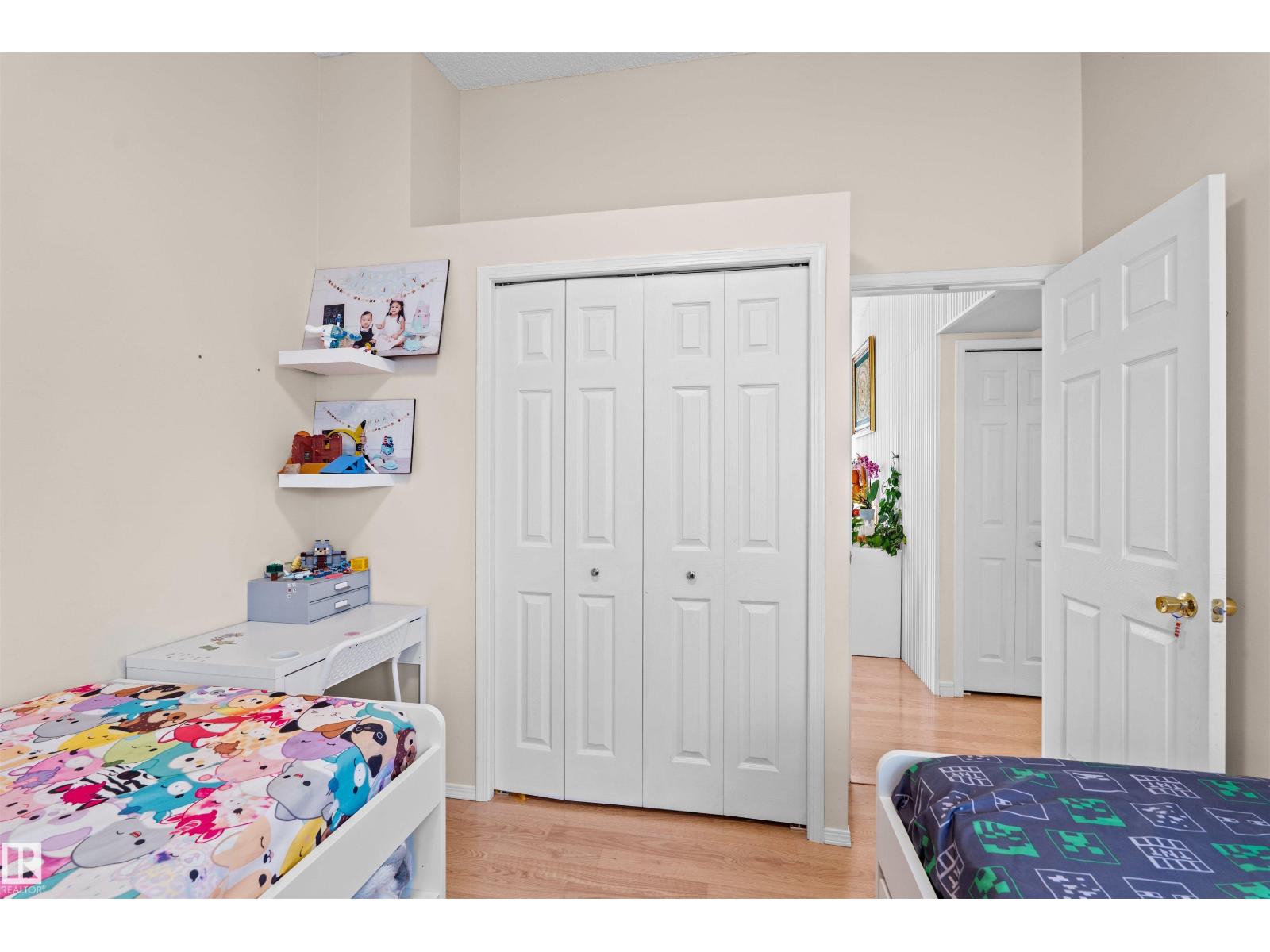 Photo 10 of 333 Dechene Wy Nw, Edmonton AB
