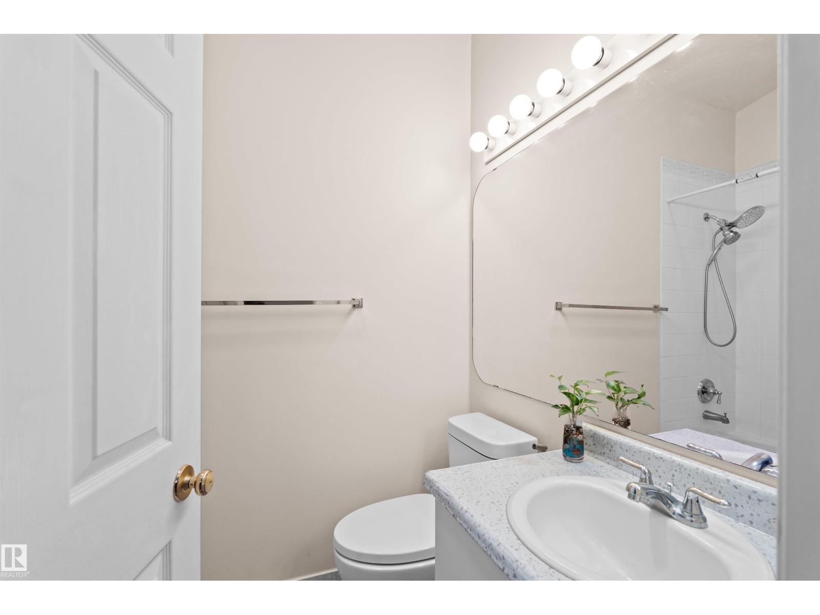 Photo 11 of 333 Dechene Wy Nw, Edmonton AB