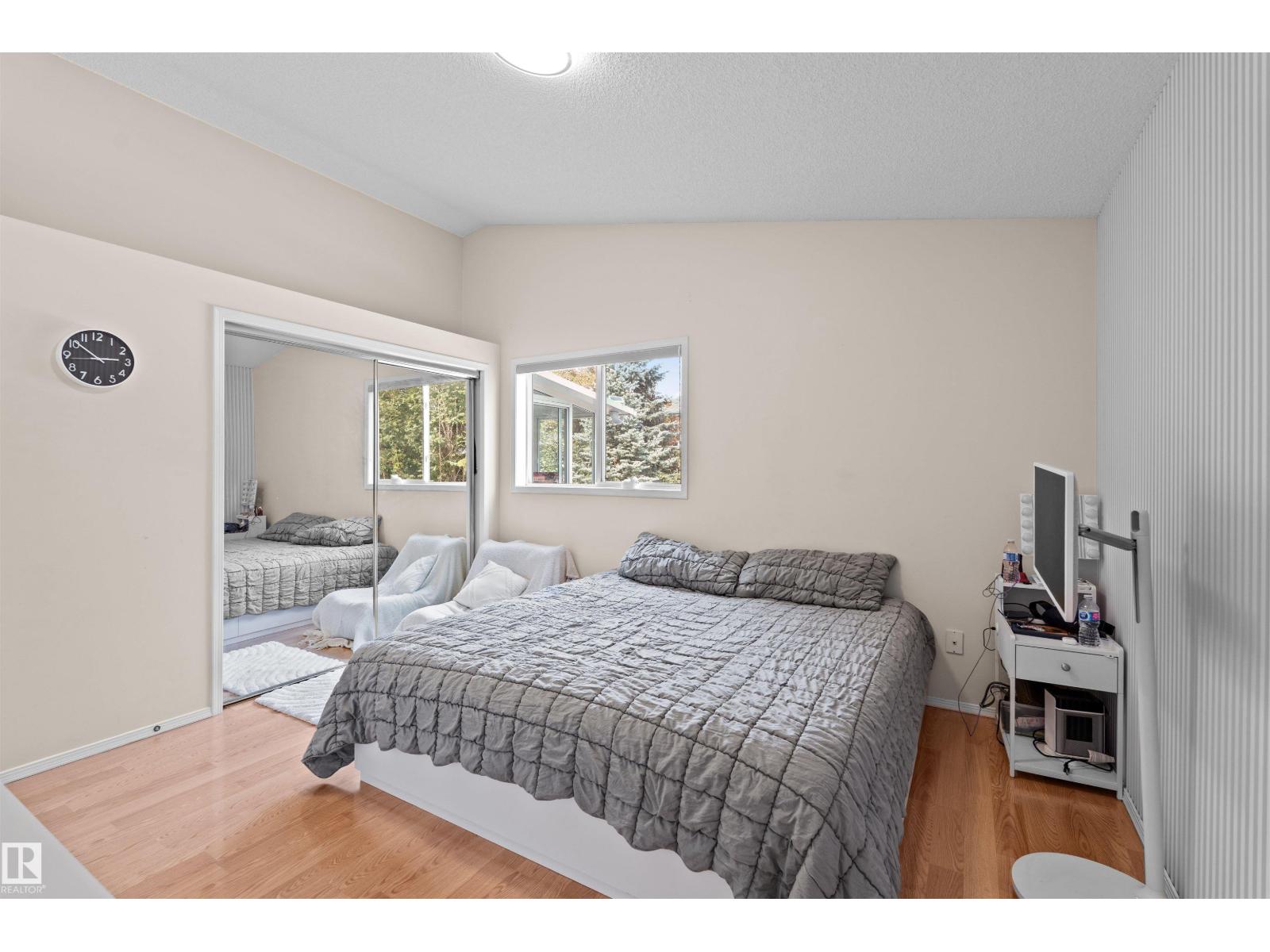 Photo 12 of 333 Dechene Wy Nw, Edmonton AB