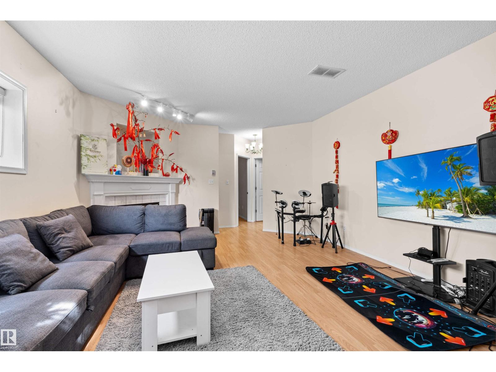 Photo 19 of 333 Dechene Wy Nw, Edmonton AB