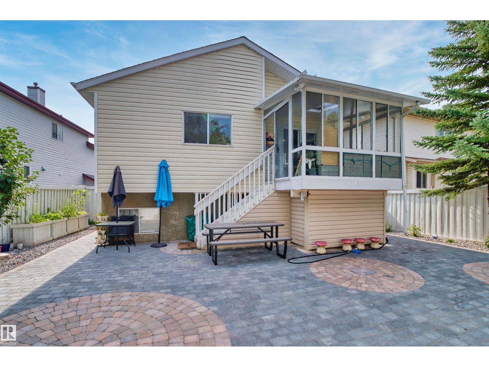 Photo 27 of 333 Dechene Wy Nw, Edmonton AB