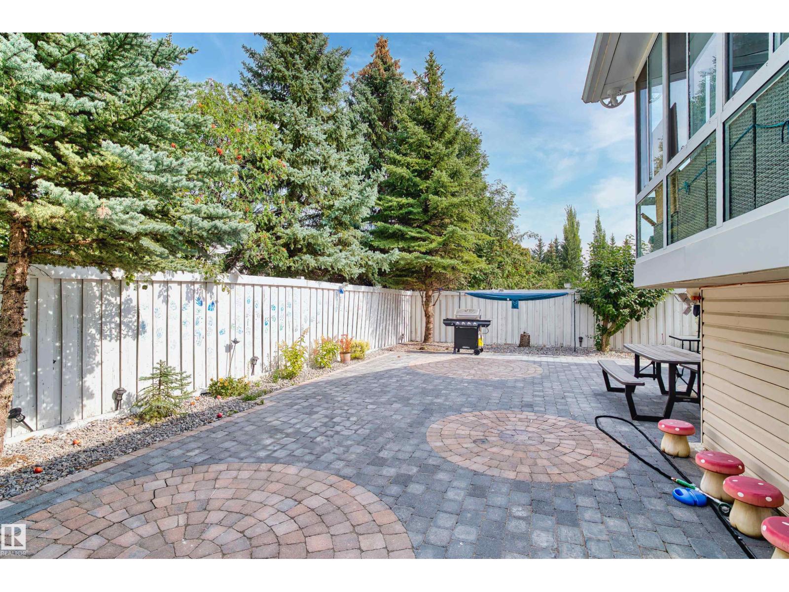 Photo 29 of 333 Dechene Wy Nw, Edmonton AB