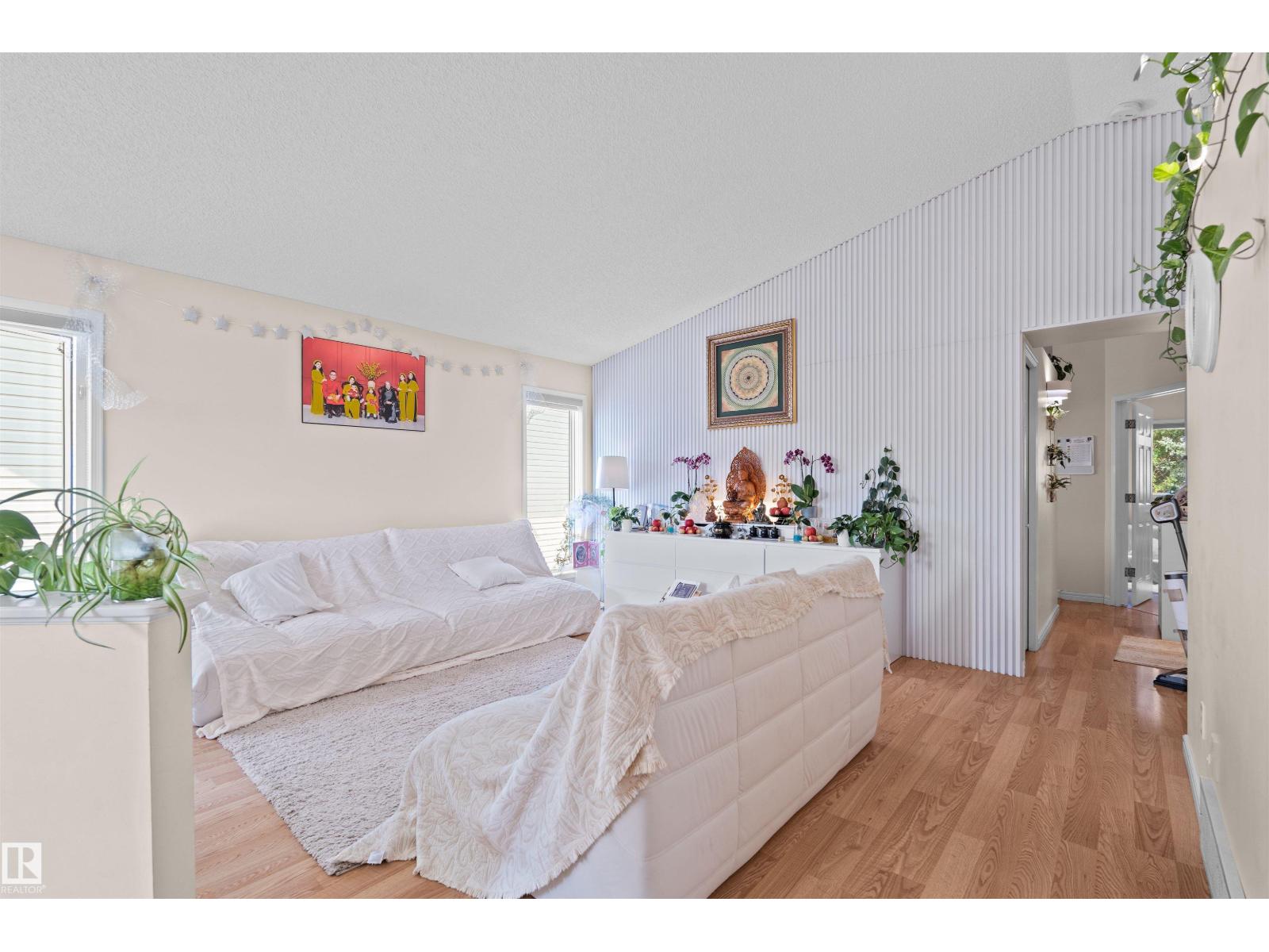Photo 8 of 333 Dechene Wy Nw, Edmonton AB