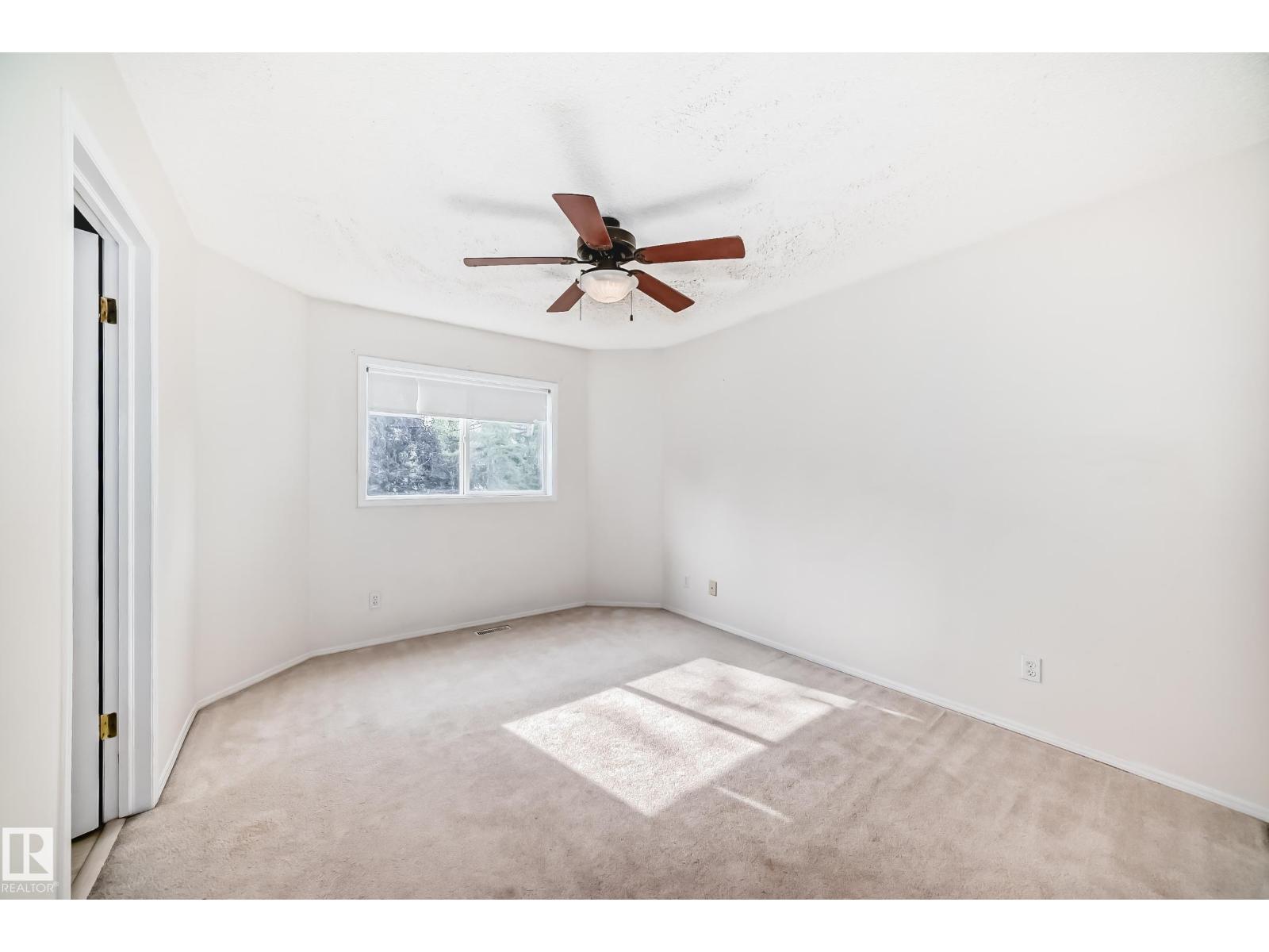 Photo 10 of 4127 37 A Av Nw, Edmonton AB