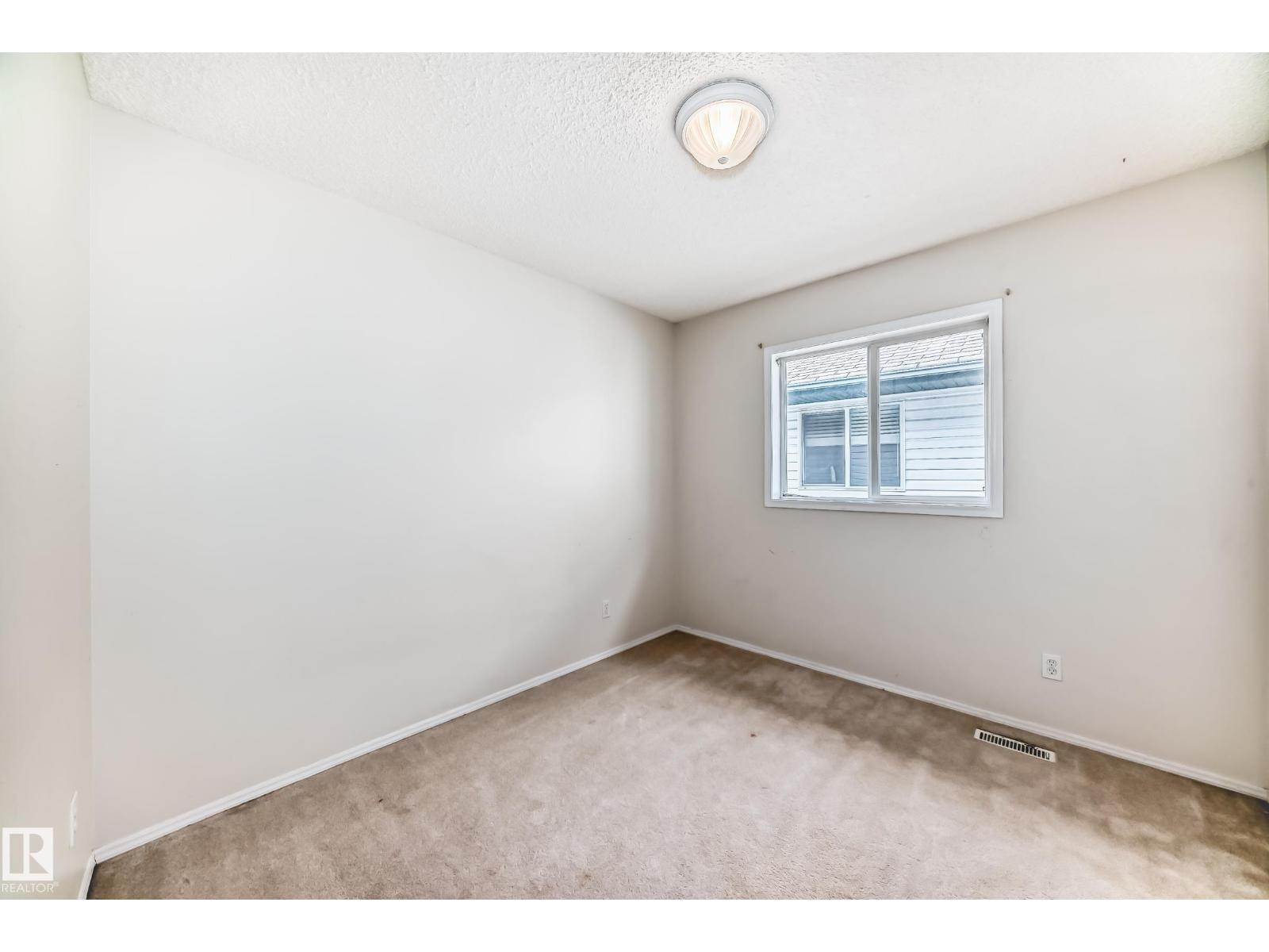 Photo 12 of 4127 37 A Av Nw, Edmonton AB