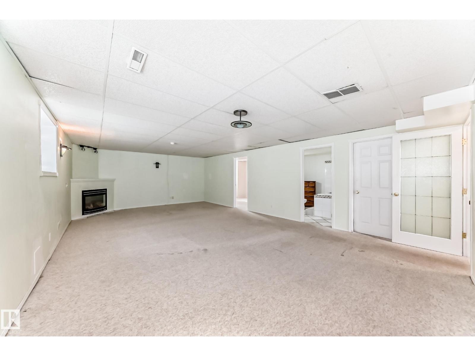 Photo 13 of 4127 37 A Av Nw, Edmonton AB