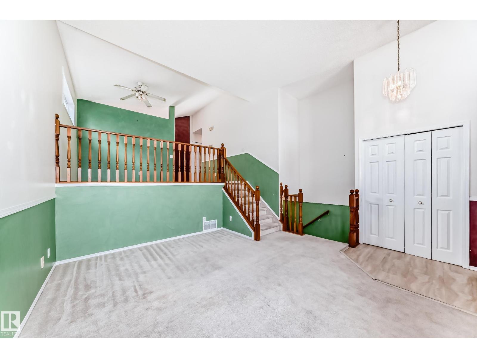 Photo 4 of 4127 37 A Av Nw, Edmonton AB