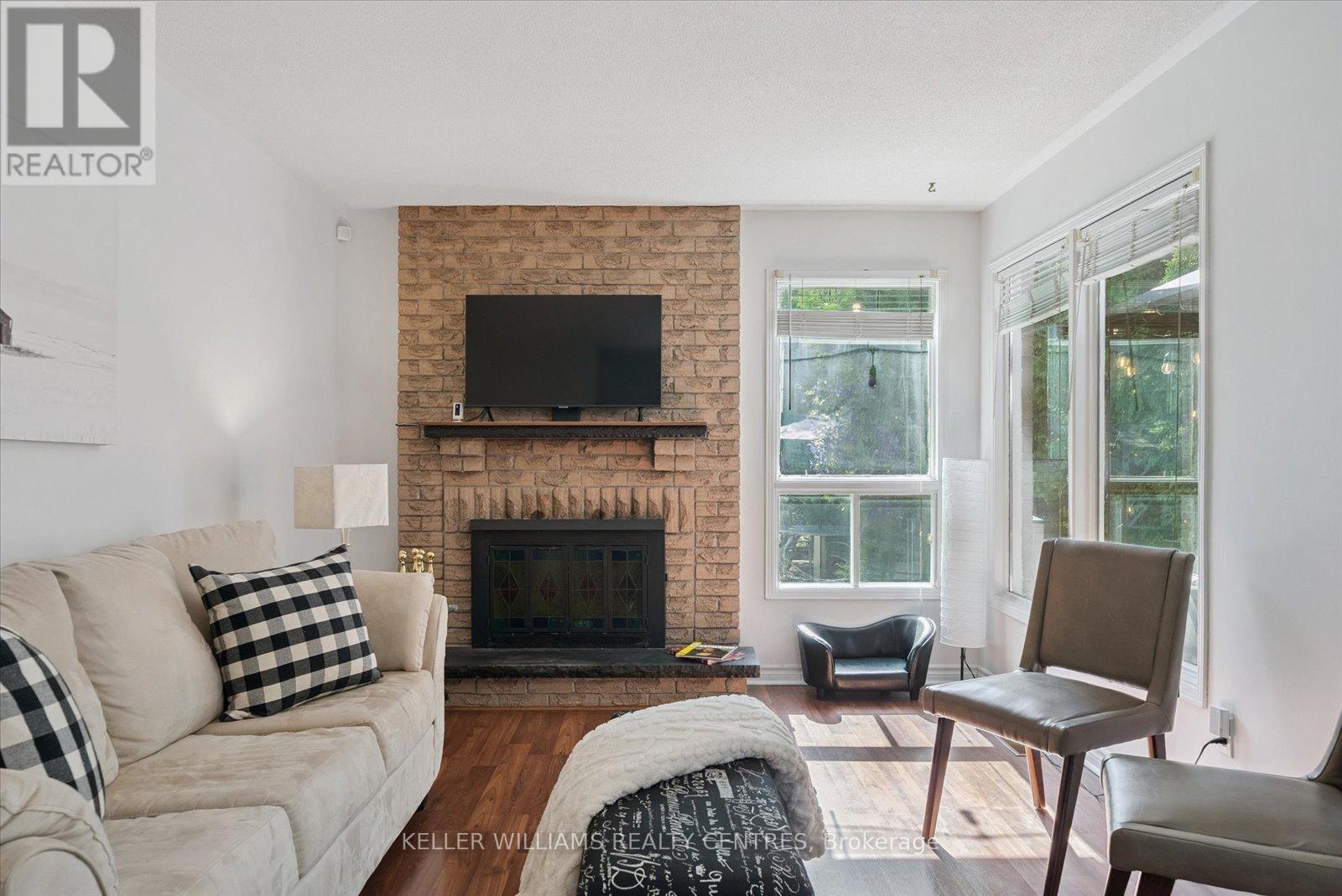 Photo 15 of 26 Stonehill Boulevard, East Gwillimbury ON