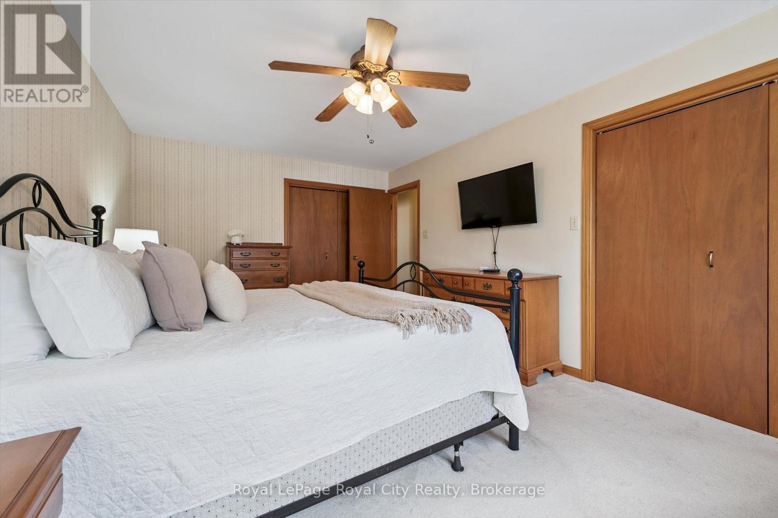 Photo 20 of 28 Wimbledon Road, Guelph ON