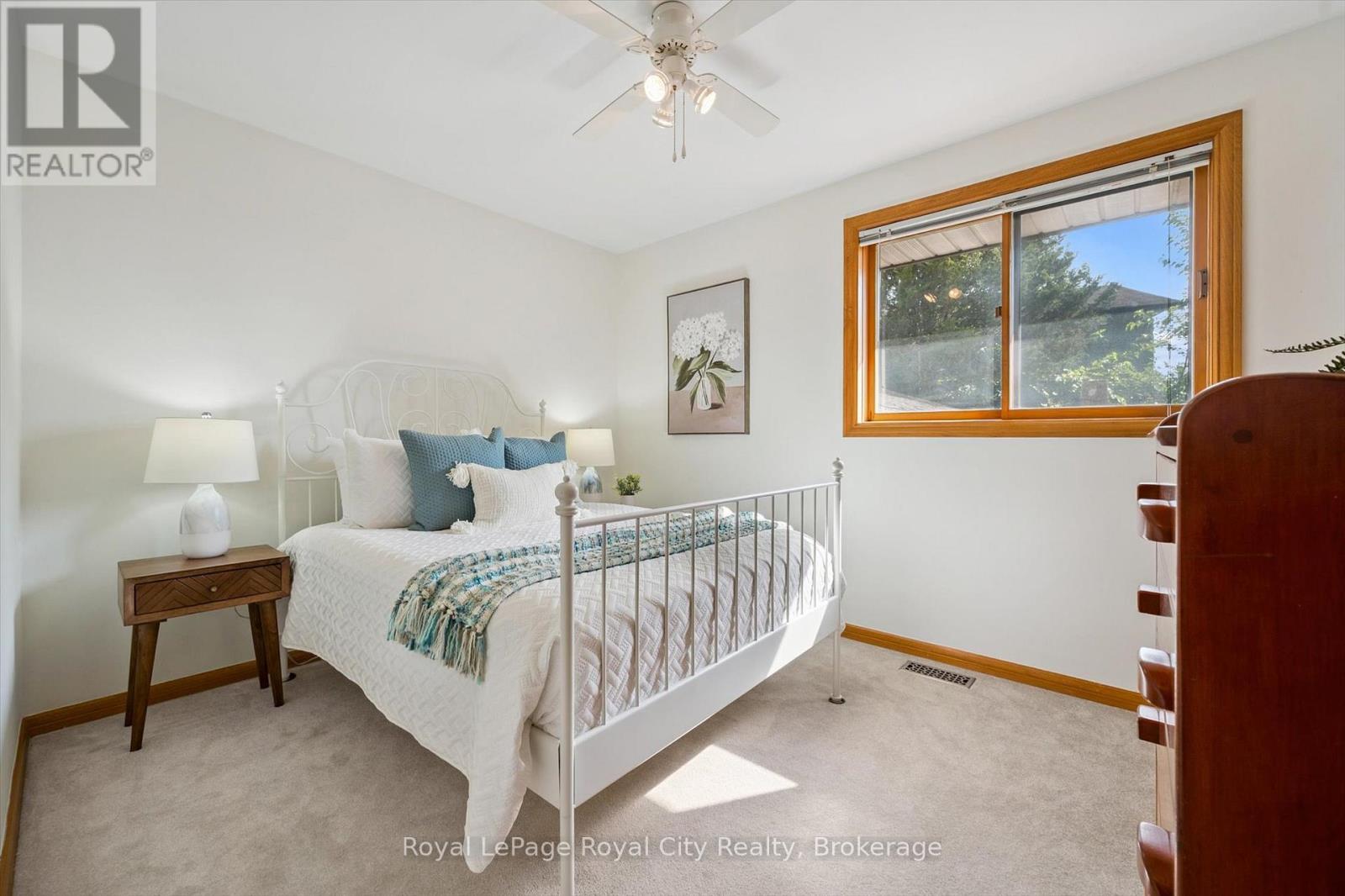 Photo 21 of 28 Wimbledon Road, Guelph ON