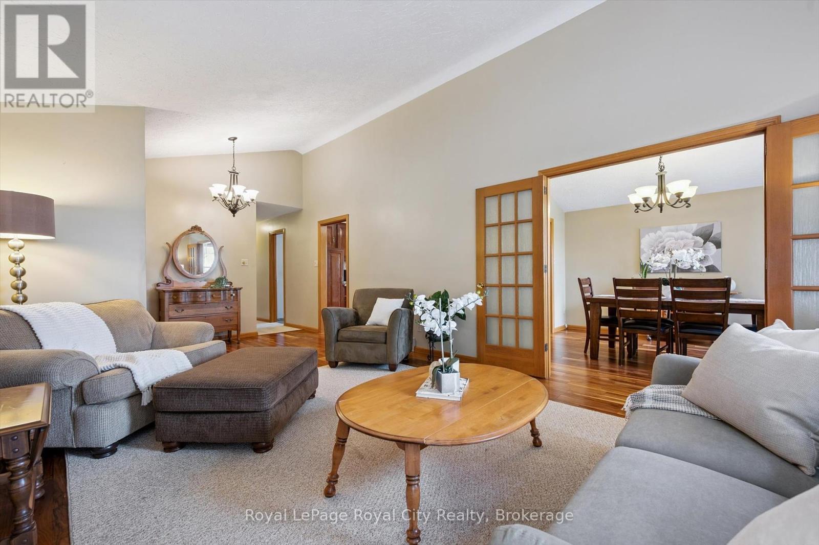 Photo 12 of 28 Wimbledon Road, Guelph ON