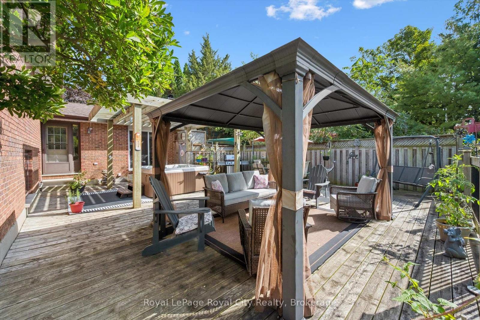 Photo 36 of 28 Wimbledon Road, Guelph ON