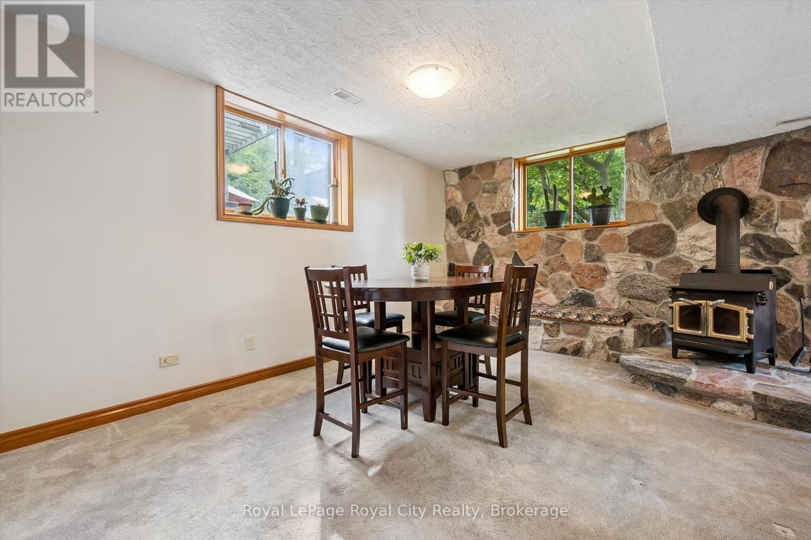 Photo 25 of 28 Wimbledon Road, Guelph ON