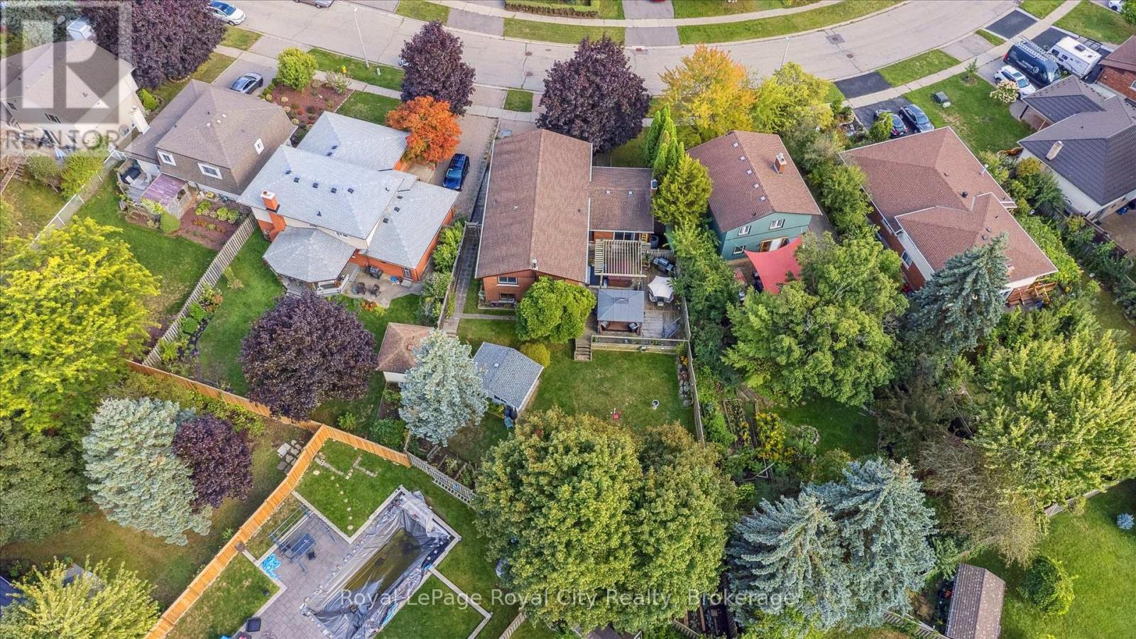 Photo 42 of 28 Wimbledon Road, Guelph ON