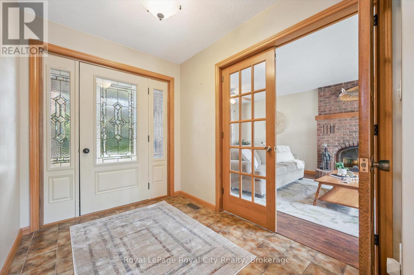 Photo 5 of 28 Wimbledon Road, Guelph ON