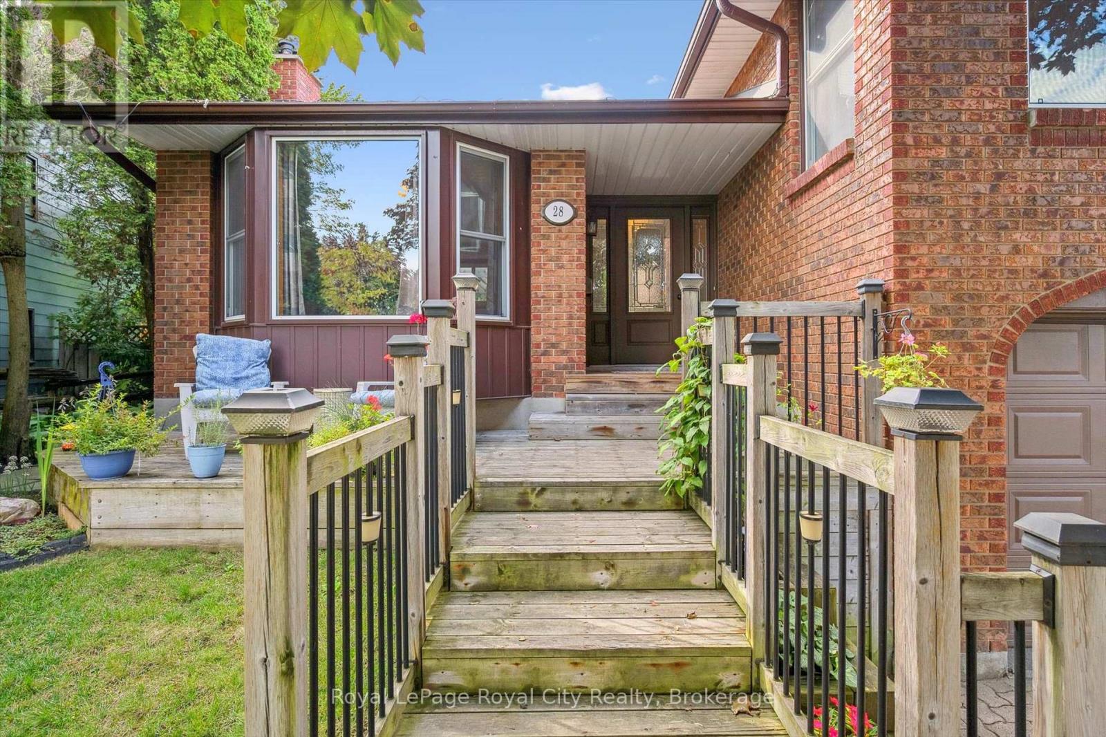 Photo 4 of 28 Wimbledon Road, Guelph ON