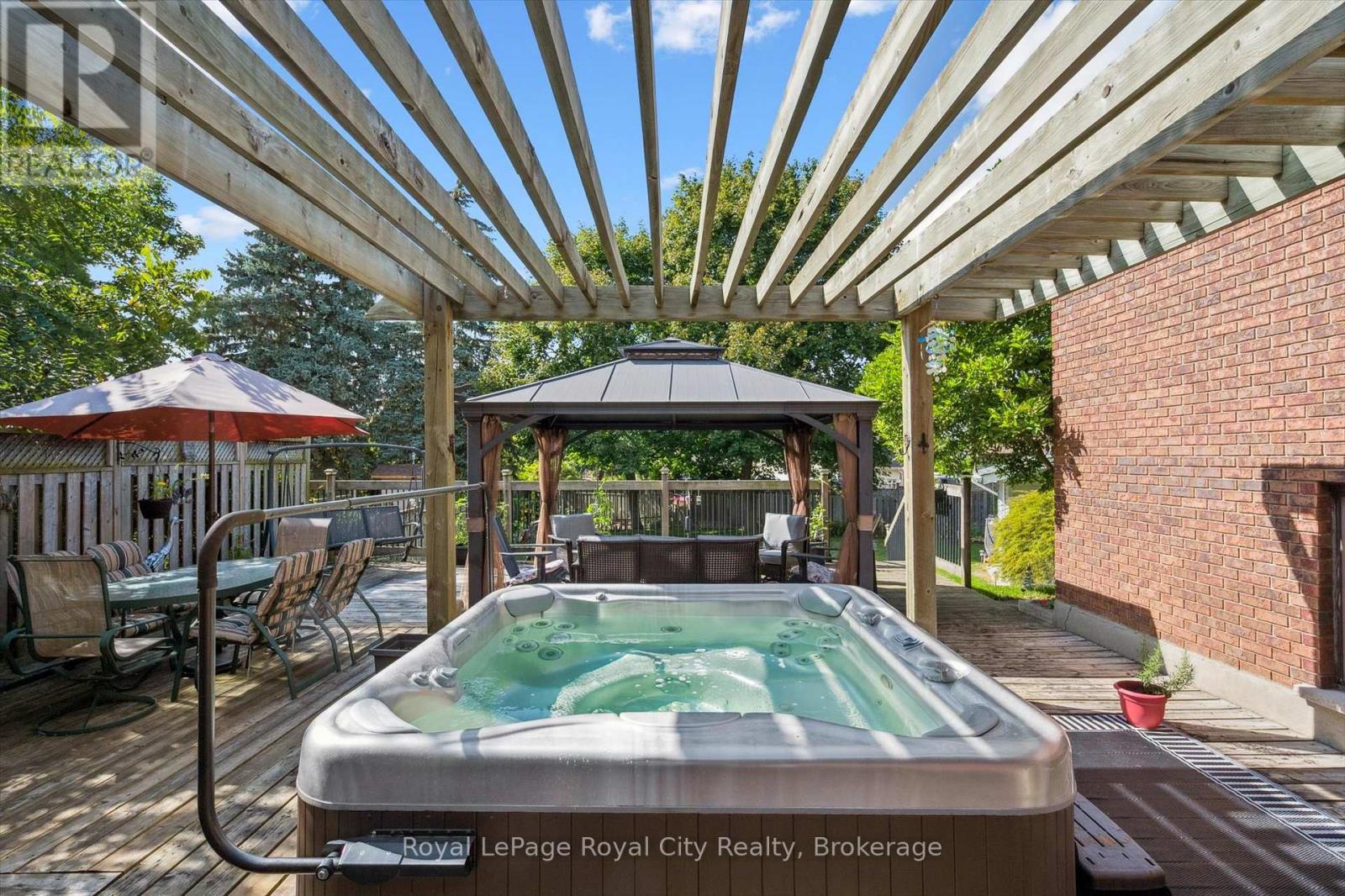 Photo 40 of 28 Wimbledon Road, Guelph ON