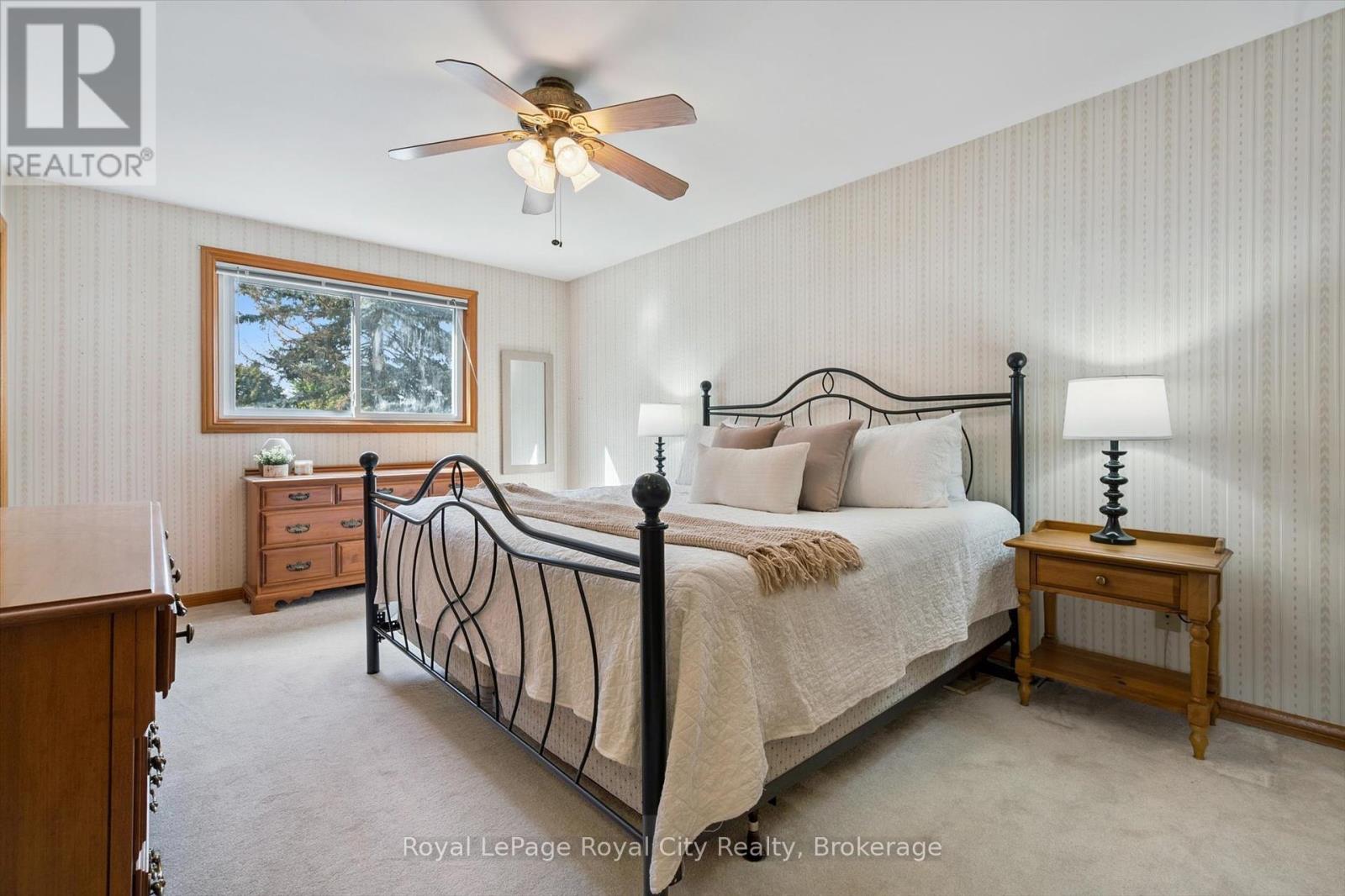 Photo 19 of 28 Wimbledon Road, Guelph ON