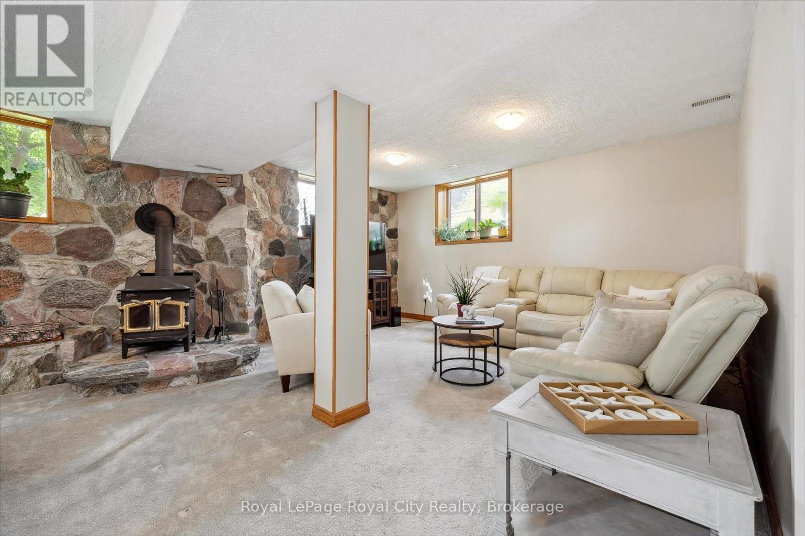 Photo 24 of 28 Wimbledon Road, Guelph ON