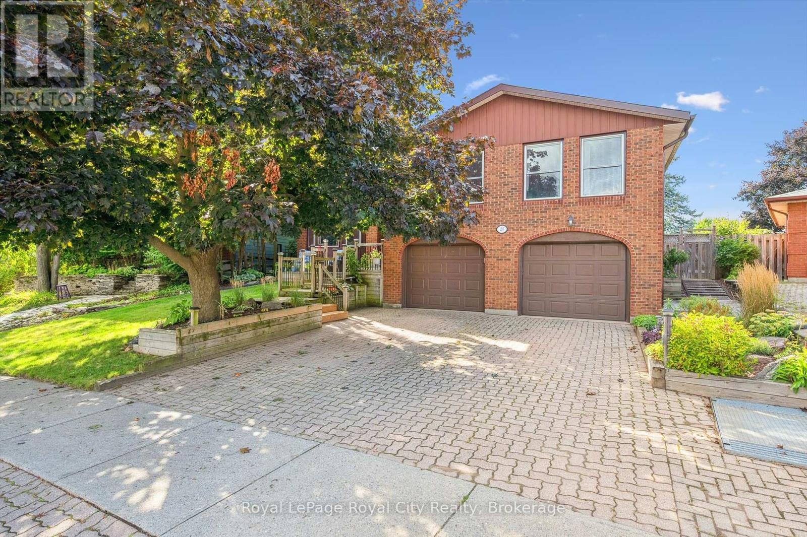 Photo 2 of 28 Wimbledon Road, Guelph ON